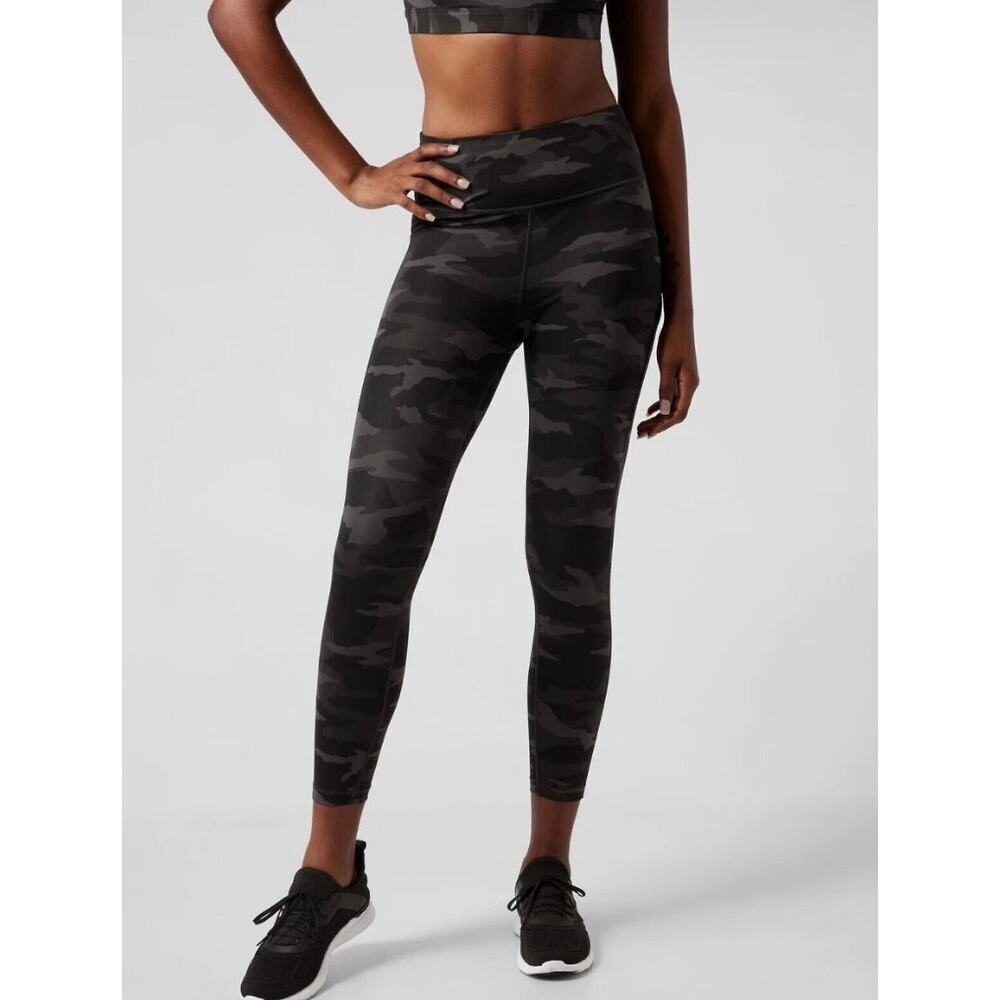 Athleta Ultimate 7/8 Tight Camo Leggings Medium Green Black High Rise Athletic